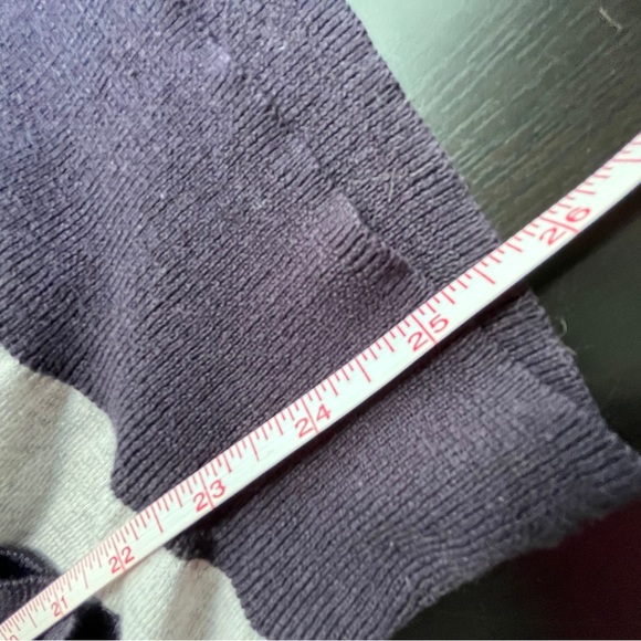 Vintage Gap Boyfriend Sweater with thick navy & light gray stripes-Adult Small - Picture 13 of 16